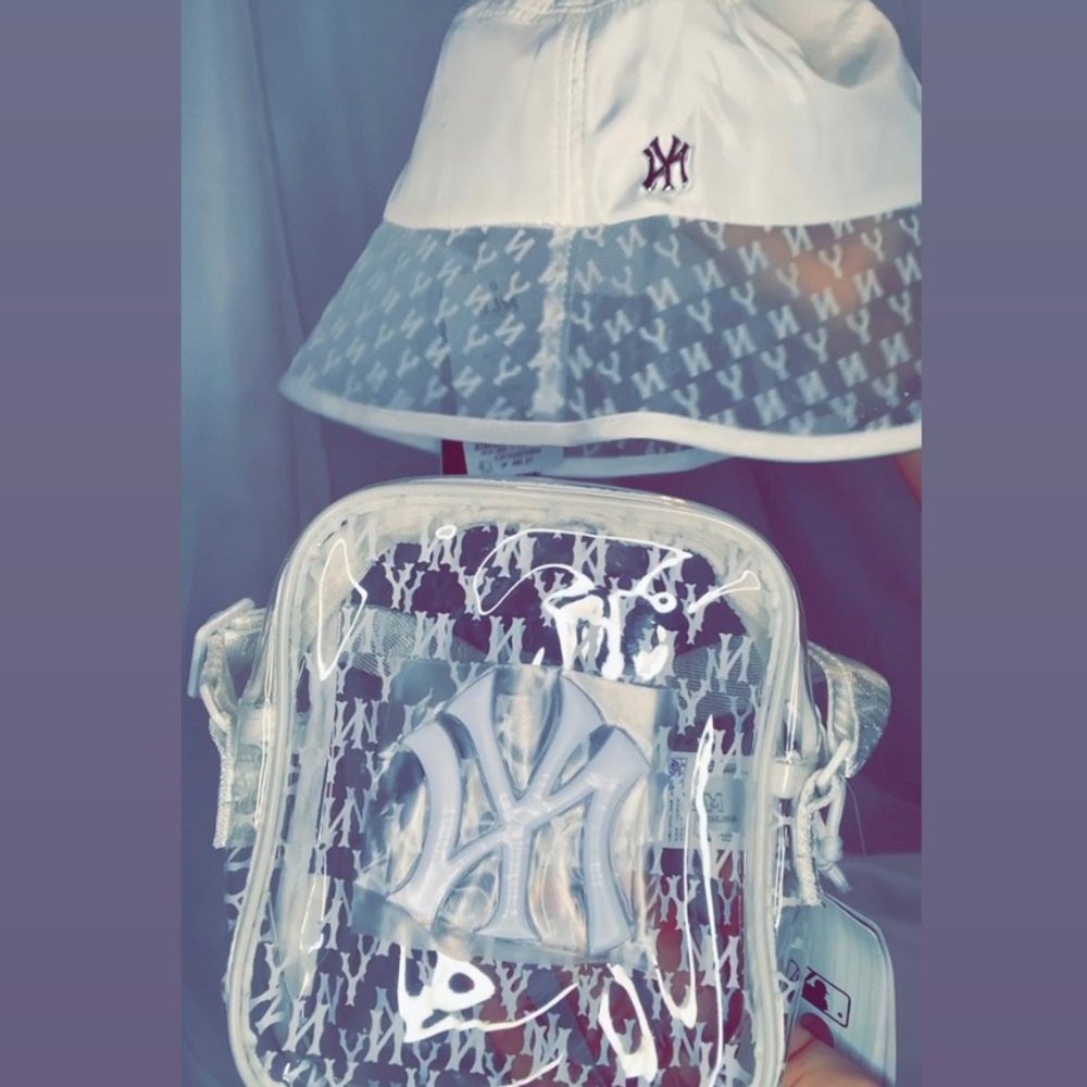Ny bucket hat and cross body bag ✨